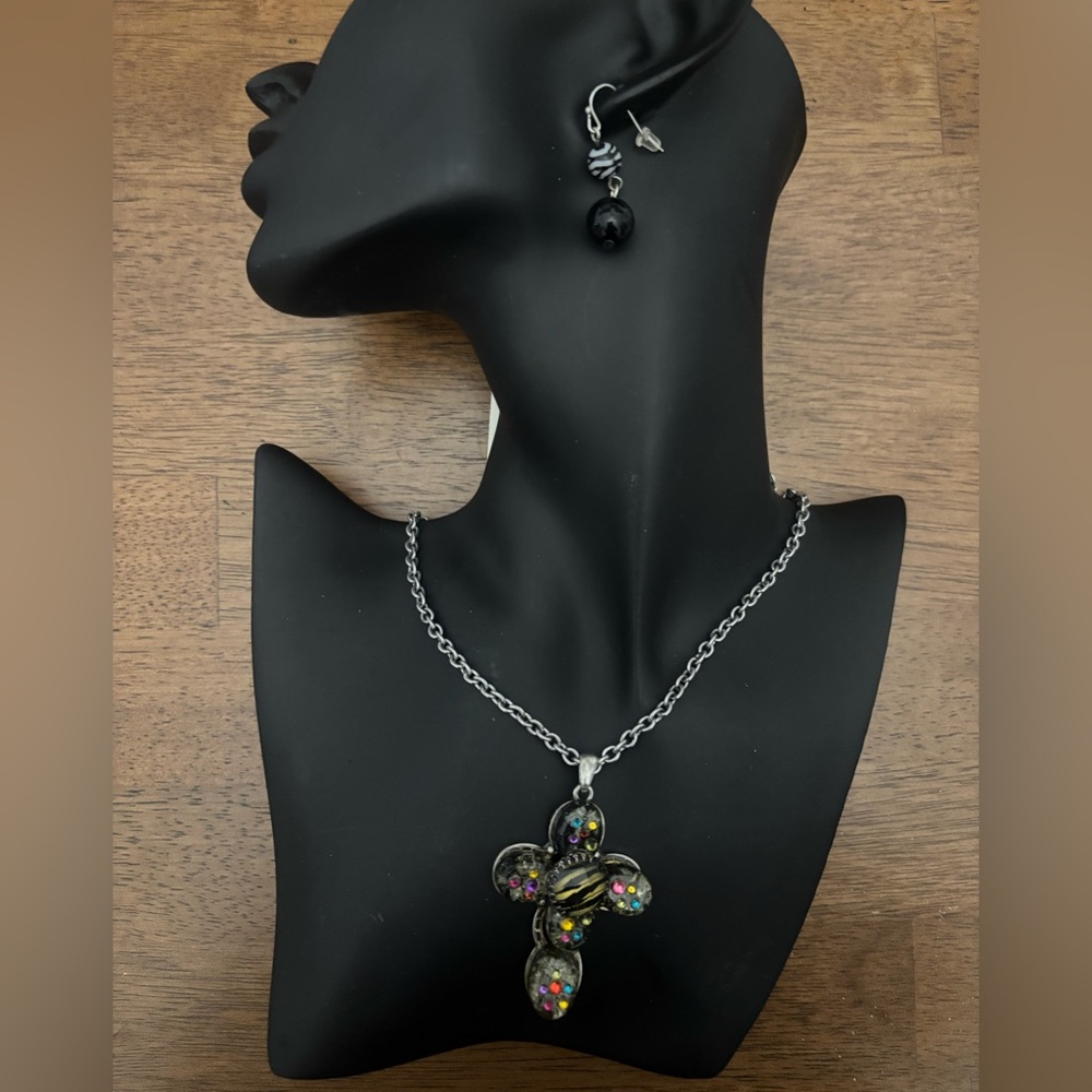 Da Vinci NWT Beaded Cross Necklace & Earrings Set Colorful Glass Art Jewelry